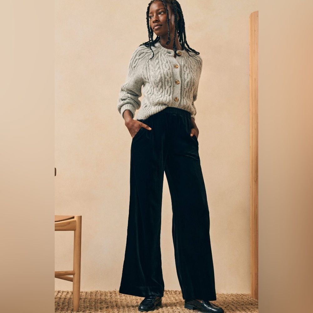 FAHERTY velvet genevieve wide leg pant in black silk velvet. Medium